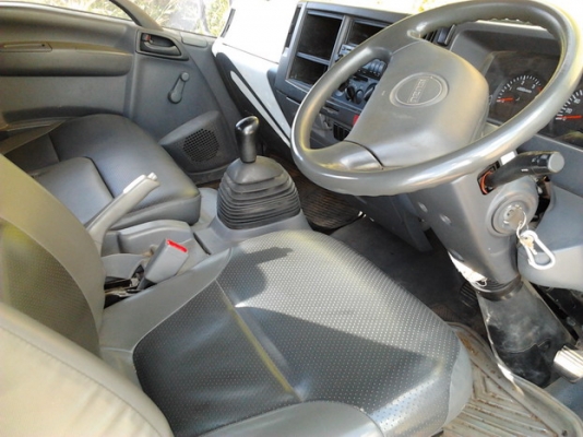 ISUZU ELF NPR 150 HP ปี 51 หัวตึกแล้ว กระบะคอกเหล็กยาว 5.20 เมตร ภายในสวยใหม่ครบ แอร์เย็น พวงมาลัยเพาเวอร์ ช่วงล่างใหญ่ยาง 8.25 ขอบ 16" สภาพดี เอกสารทะเบียนภาษีครบไม่มีขาดพร้อมโอนครับ