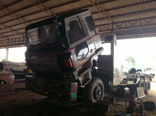 รถนิตสัน 10 ล้อ 2 เพลา ท้าลาด 195 แรงม้า