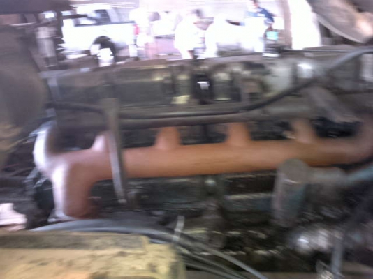 รถนิตสัน 10 ล้อ 2 เพลา ท้าลาด 195 แรงม้า