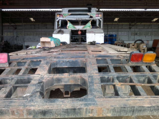 รถนิตสัน 10 ล้อ 2 เพลา ท้าลาด 195 แรงม้า