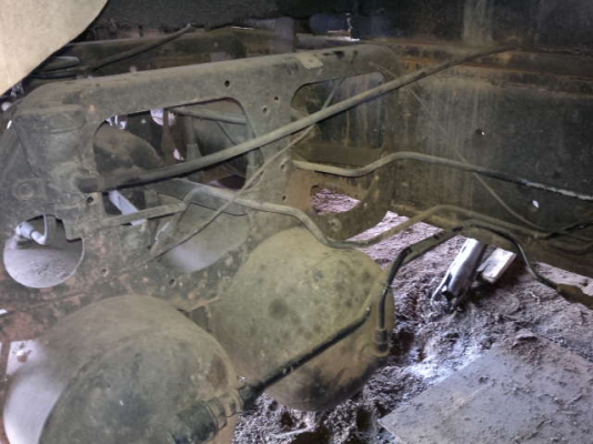 รถนิตสัน 10 ล้อ 2 เพลา ท้าลาด 195 แรงม้า