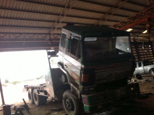 รถนิตสัน 10 ล้อ 2 เพลา ท้าลาด 195 แรงม้า