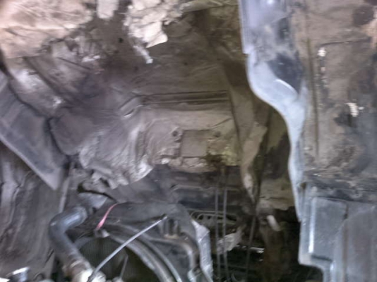 รถอิซูซุ 6 ล้อ รั่ว 175 แรงม้า  สนใจติดต่อ 081-6079515