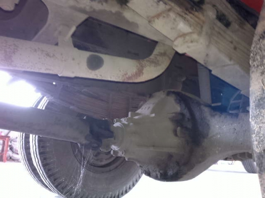 รถอิซูซุ 6 ล้อ รั่ว 175 แรงม้า  สนใจติดต่อ 081-6079515