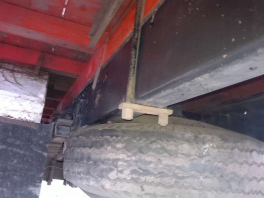 รถอิซูซุ 6 ล้อ รั่ว 175 แรงม้า  สนใจติดต่อ 081-6079515