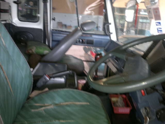 รถอิซูซุ 6 ล้อ รั่ว 175 แรงม้า  สนใจติดต่อ 081-6079515