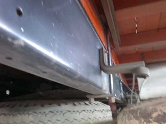 รถอิซูซุ 6 ล้อ รั่ว 175 แรงม้า  สนใจติดต่อ 081-6079515