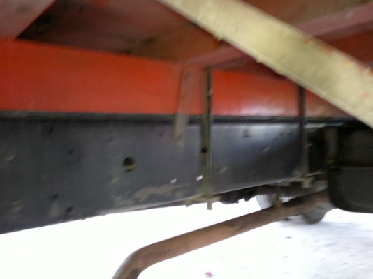 รถอิซูซุ 6 ล้อ รั่ว 175 แรงม้า  สนใจติดต่อ 081-6079515