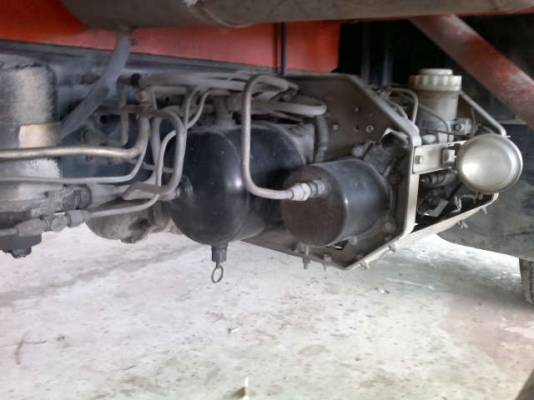 รถอิซูซุ 6 ล้อ รั่ว 175 แรงม้า  สนใจติดต่อ 081-6079515