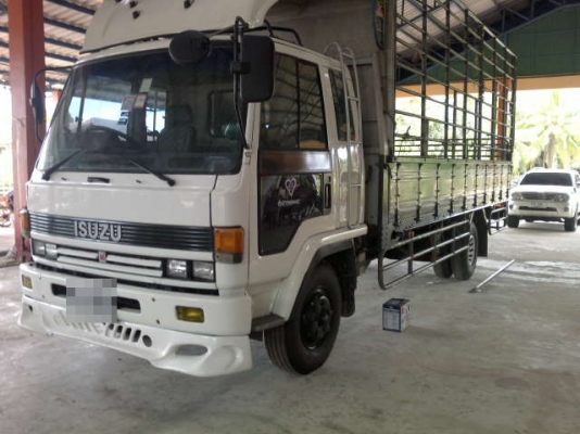 รถอิซูซุ 6 ล้อ รั่ว 175 แรงม้า  สนใจติดต่อ 081-6079515
