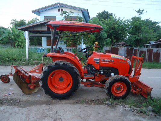 ขายรถไถl3608รถไช้น้อยขายพร้อมผานหน้าตราช้างผานหลังตราช้าง