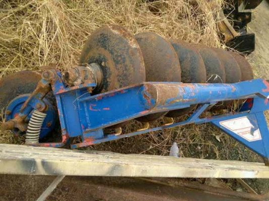 ขายรถไถฟอร์ด 8210 เอกสารเล่มทะเบียน รถสภาพสวย ราคา 600,000 บาท