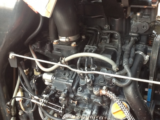 ยันร์ม่า EF 352 T 4 WD ใบมีดดันหน้า ทำงาน 1049 ชั่วโมง