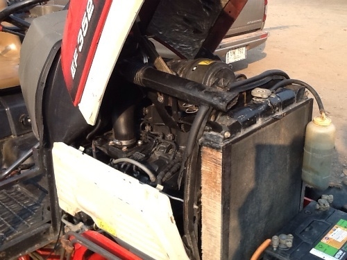 ยันร์ม่า EF 352 T 4 WD ใบมีดดันหน้า ทำงาน 1049 ชั่วโมง