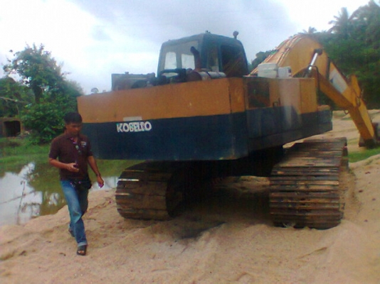 2คัน 900000บ. แบคโฮ PC200-3และSK200-2 รถใช้งานอยู่ทั้งสองคัน รถสภาพยังดี