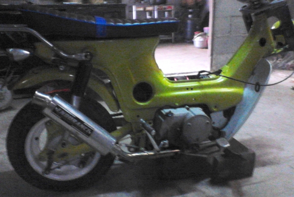 ขาย ชาลี ล้อเดิมสี่ก้าน เครื่องเวฟ100 มีทะเบียนเครื่องนะ ขาย 17800 บาท