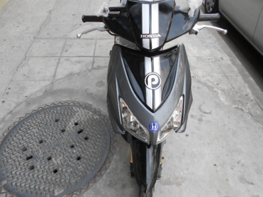 Honda-Click สภาพเนียนเลยครับ ซื้อไปใช้งานคุ้มครับ เข้ามาดูก่อนคับ