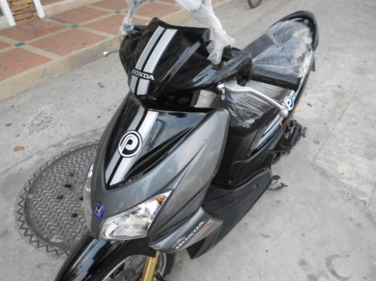 Honda-Click สภาพเนียนเลยครับ ซื้อไปใช้งานคุ้มครับ เข้ามาดูก่อนคับ