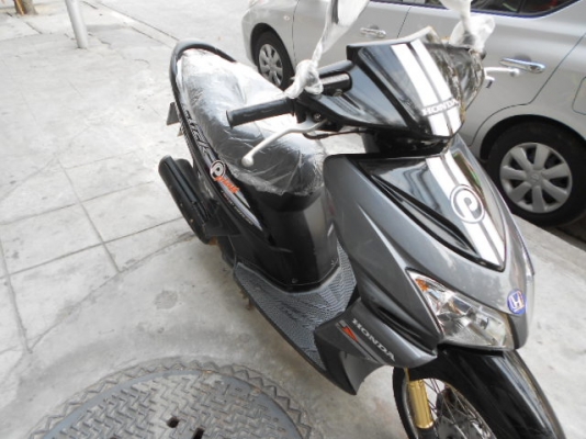 Honda-Click สภาพเนียนเลยครับ ซื้อไปใช้งานคุ้มครับ เข้ามาดูก่อนคับ