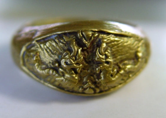 ให้เช่า แหวนมีพญานาค 2 ตัว ให้เช่า แหวนมีพญานาค 2 ตัว