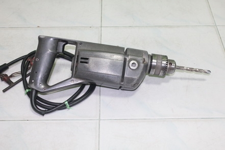 สว่านขนาด 4หุนยี่ห้อ hitachi รุ่น D10C สภาพพร้อมใช้งานครับ