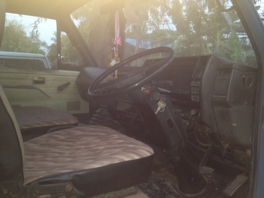 ขายรถ 6 ล้อ NPR