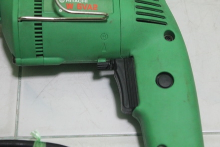 สว่าน(ไขควงไฟฟ้า) ยี่ห้อ HITACHI รุ่น  W6 VA2 พร้อมใช้ครับ