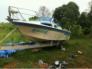 ขายด่วน เรือสวยมาก ขนาด 23 ฟุต ราคาถูก สนใจโทร 081-9399730 คุณวุฒิ