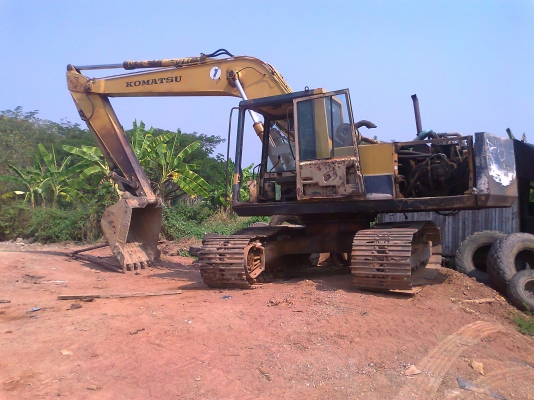 ขายด่วน..รถขุด KOMATSU PC200-3311xx JAPAN รถสวย ทรงดี แรงขุดดี ทำงานไว ไม่มีร้อน เครื่องยนต์ฟิต ประหยัดน้ำมันสุดคุ้ม.