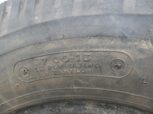 ยาง 825-16 บรรทุก ยาง 825-16 บรรทุก