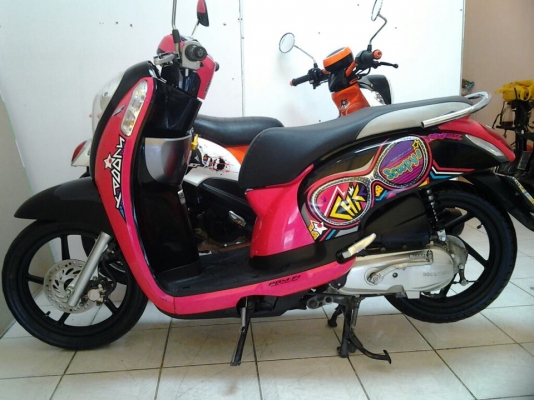 SCOOPY-i ตัวใหม่ล่าสุด รถ8เดือน ราคาถูกๆครับ