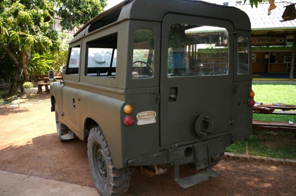 ขาย Landrover กระบะช่วงสั้น หลังคาแคปซูล ราคานี้ด่วน!! ขาย Landrover กระบะช่วงสั้น หลังคาแคปซูล ราคานี้ด่วน!!