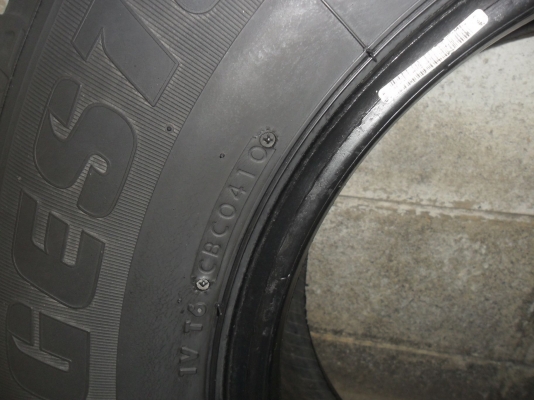 ยาง BRIDGESTONE 225/75R15 ปี10