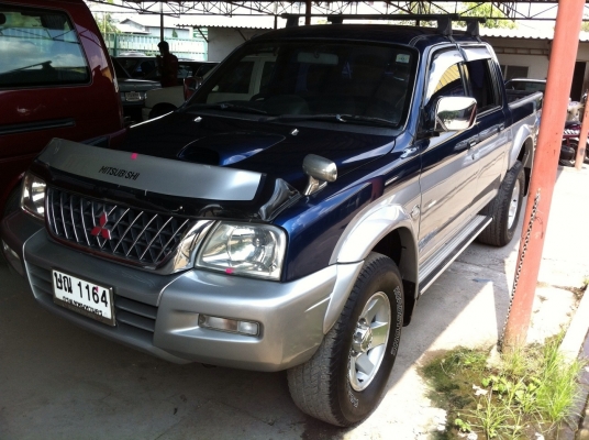 ขายสตาด้าแกรนดิสปี03เครื่อง2.8/4WD 4ประตูสวยๆ