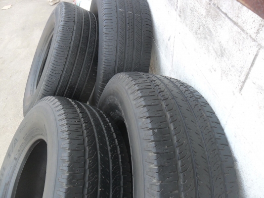 ยาง 265/70R16 สวยๆ 4 เส้น ยาง 265/70R16 สวยๆ 4 เส้น