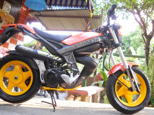 รถมอเตอร์ไซร์ suzuki (tel0908026015)