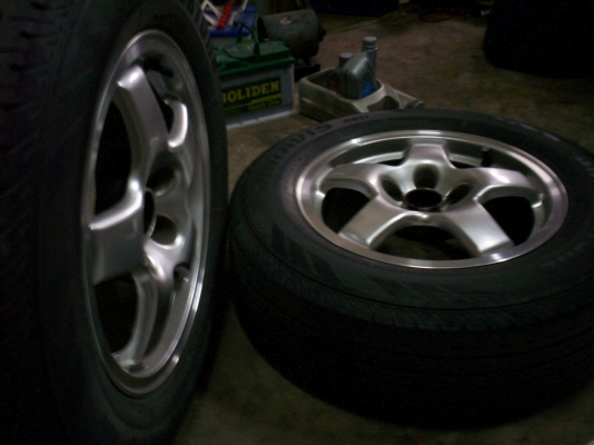 ล้อแม็กสกายลายGTS 5รู114 ขอบ16 กว้าง6.5 พร้อมยาง สภาพพร้อมใช้ มี2วงครับ