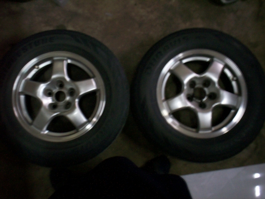 ล้อแม็กสกายลายGTS 5รู114 ขอบ16 กว้าง6.5 พร้อมยาง สภาพพร้อมใช้ มี2วงครับ