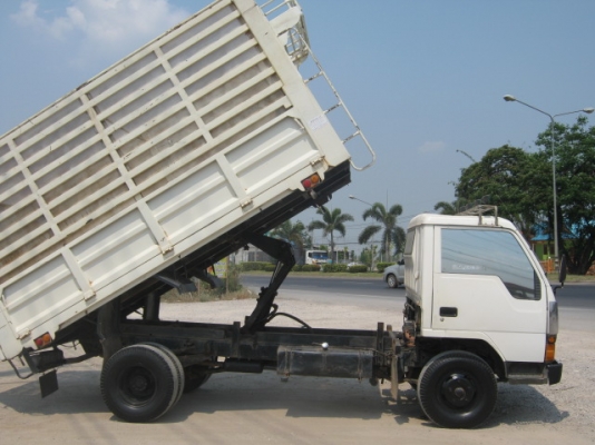 ขายถูก มิตซู แคนเตอร์ โทร คุณฉลองชัย กำแพงเพชร0878515148