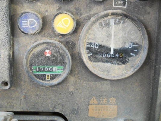 รถตักล้อยาง WA100-1 มีตู้เก๋งจากนอก  ยังไม่เคยใช้งานในไทย โทร.081-373-0559