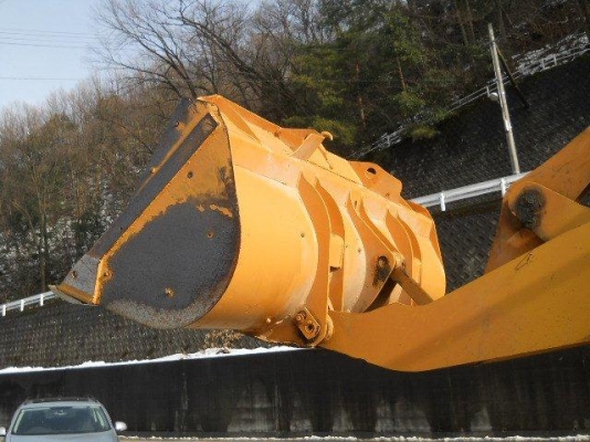 รถตักล้อยาง WA100-1 มีตู้เก๋งจากนอก  ยังไม่เคยใช้งานในไทย โทร.081-373-0559