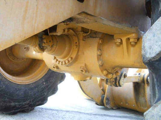 รถตักล้อยาง WA100-1 มีตู้เก๋งจากนอก  ยังไม่เคยใช้งานในไทย โทร.081-373-0559