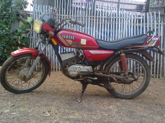 ขายมอเตอร์ไซด์YAMAHA RXS รถบ้านสภาพเดิม เครื่องดี  มีเล่มทะเบียนพร้อมชุดโอนครบ  ราคาโทรถามครับ ต่อรองกันได้