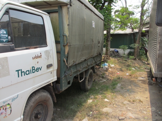 ขาย 6 ล้อ isuzu NKR ขาย 6 ล้อ isuzu NKR