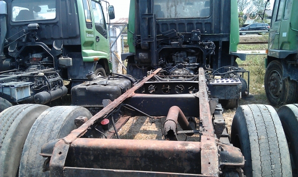 ขายรถ6ล้อหัวคัสซีเครื่อง 6D16 พร้อมใช้งาน ยาง9 ขายรถ6ล้อหัวคัสซีเครื่อง 6D16 พร้อมใช้งาน ยาง9