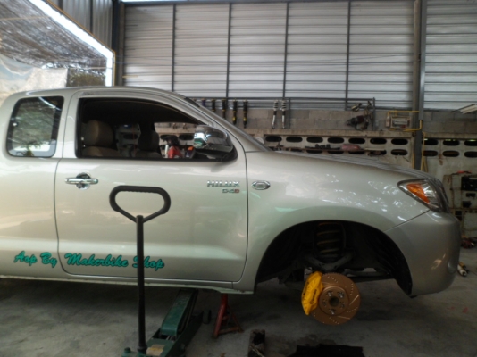 ขายชุดเบรค ARISTO 4 port โต ๆ +จานเจาะรู+เสาะร่อง+ขายึด ใส่รถกะบะ + รถเก่ง