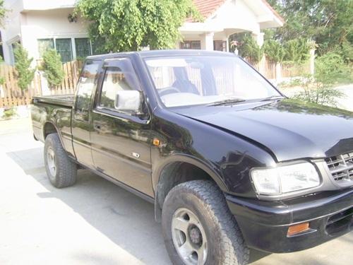 ISUZU 4WD เดิม ๆ พร้อมใช้งาน