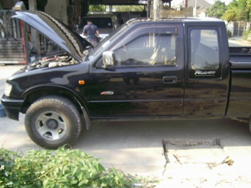 ISUZU 4WD เดิม ๆ พร้อมใช้งาน