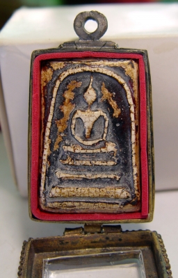 พระสมเด็จพร้อมกรอบสวย ๆเก่ามาก