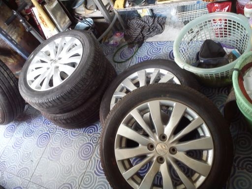 ล้อ Suzuki Swift ขอบ16-4-100 พร้อมยางปี12